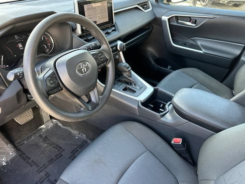 Used 2025 Toyota RAV4 XLE FWD image 12