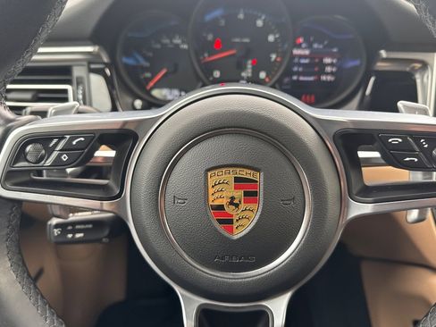 Used 2021 Porsche Macan Base image 25