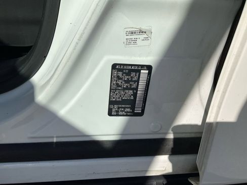 Used 2022 Nissan Armada SL image 38