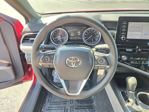 Used 2022 Toyota Camry LE image 31