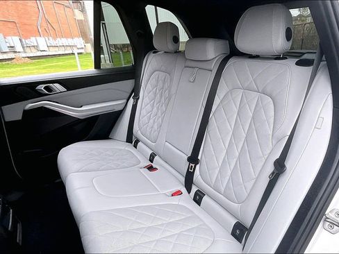 Used 2024 BMW X5 sDrive40i w/ Premium Package image 34