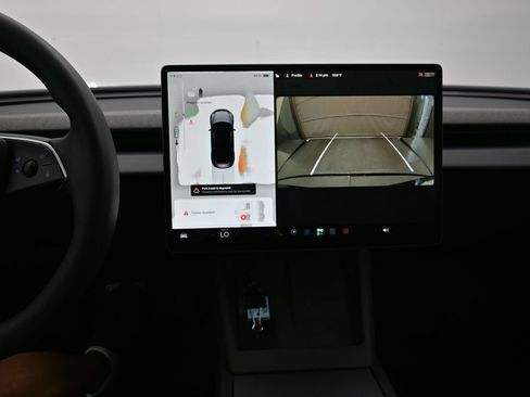 Used 2024 Tesla Model 3 Standard Range RWD image 25