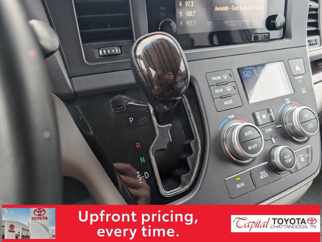 Used 2015 Toyota Sienna XLE w/ XLE Navigation Package FWD image 26