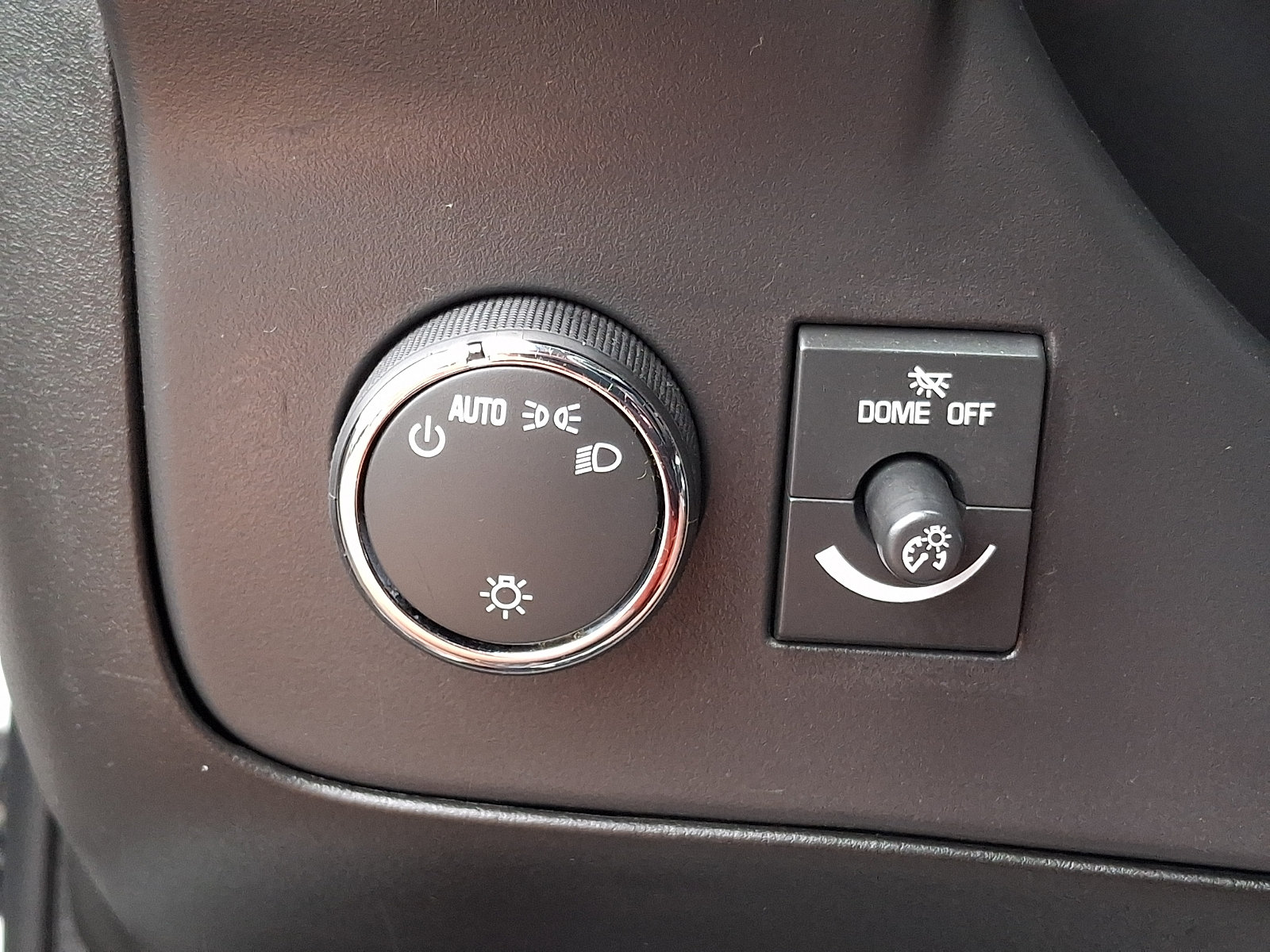 Used 2025 Chevrolet Express 2500 w/ Driver Convenience Package RWD image 18