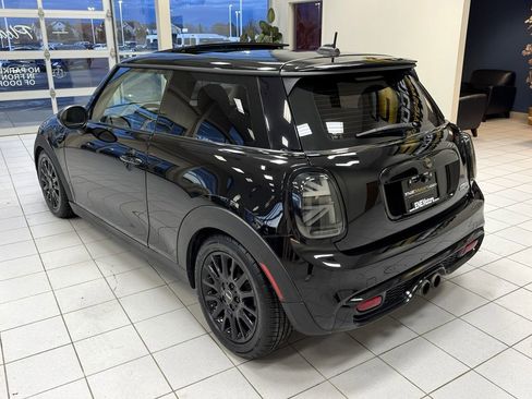 Used 2017 MINI Cooper S image 3