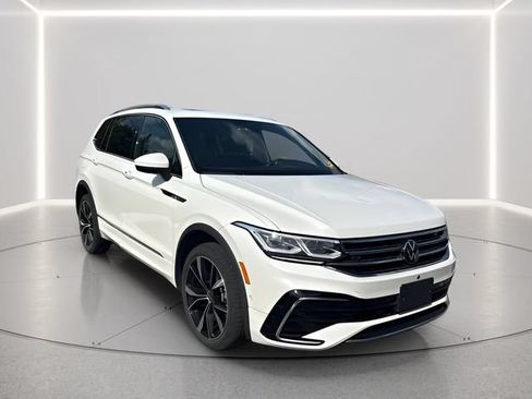 Used 2024 Volkswagen Tiguan SEL R-Line AWD/4WD image 28