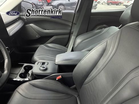 Used 2023 Ford Mustang Mach-E Premium image 8