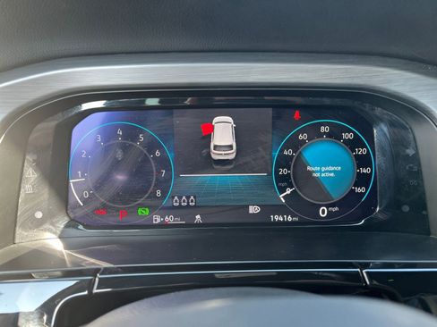 Used 2025 Volkswagen Atlas Cross Sport SE image 43