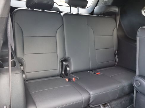 Used 2025 Buick Enclave Preferred image 12