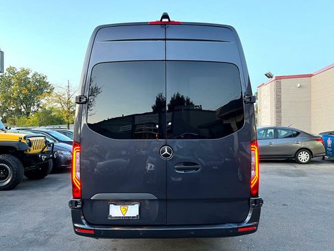 Used 2020 Mercedes-Benz Sprinter 4500 image 9