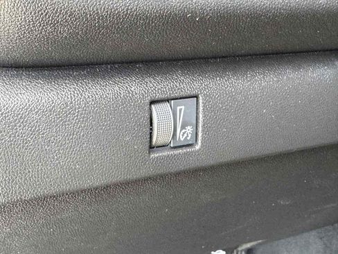 Used 2024 Chevrolet Colorado W/T RWD image 26