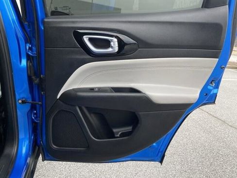 Certified 2023 Jeep Compass Limited image 27