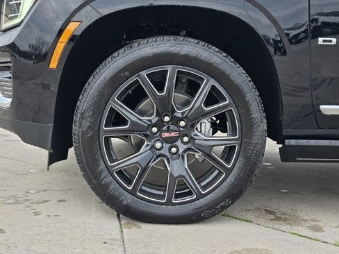 New 2026 GMC Yukon Denali w/ Denali Reserve Package image 7