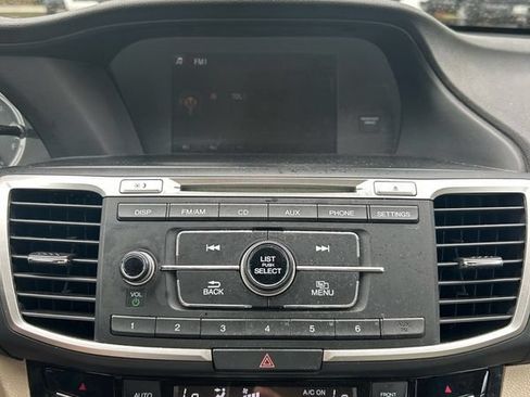 Used 2016 Honda Accord LX image 27
