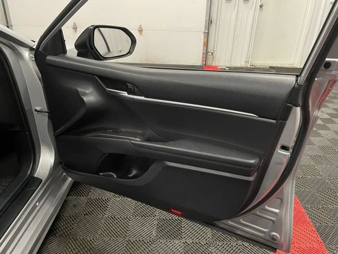 Used 2022 Toyota Camry SE image 41