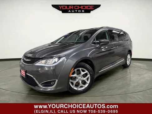 Used 2017 Chrysler Pacifica Touring-L Plus w/ Tire & Wheel Group FWD image 1