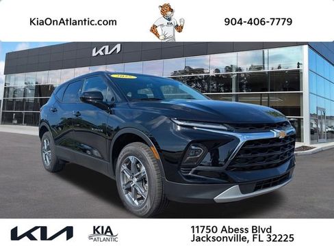 Used 2025 Chevrolet Blazer LT FWD image 1