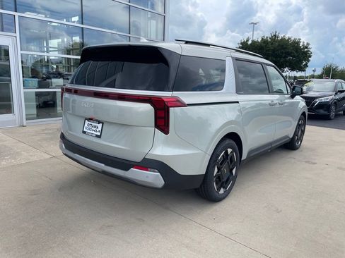 New 2027 Kia Carnival EX FWD image 5