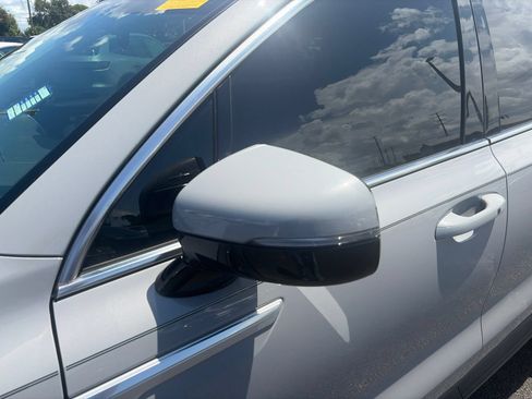 Used 2024 Kia Sorento EX w/ Panoramic Sunroof Package FWD image 13