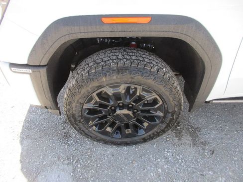 New 2026 GMC Sierra 2500 Denali Ultimate AWD/4WD image 13