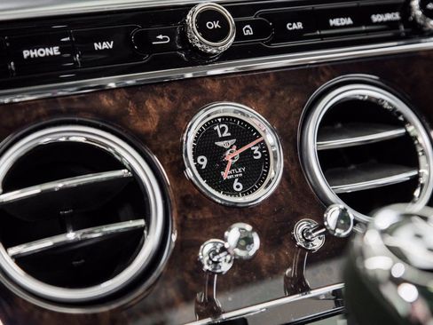 Used 2021 Bentley Continental GT image 12