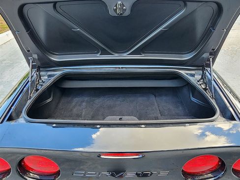 Used 2003 Chevrolet Corvette Convertible w/ Preferred Equipment Group1 RWD image 27