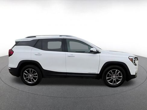 Used 2024 GMC Terrain SLT AWD/4WD image 16