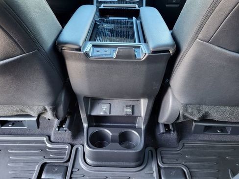 Used 2025 Toyota Sienna XLE Woodland Edition AWD/4WD image 21