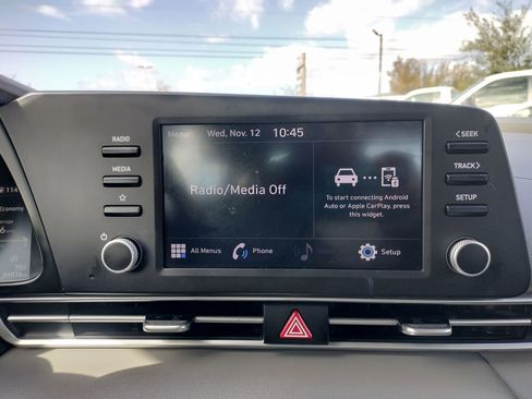 Used 2021 Hyundai Elantra SE image 37