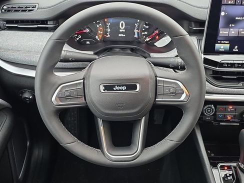 Certified 2024 Jeep Compass Latitude image 28