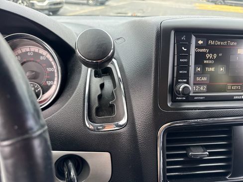 Used 2017 Dodge Grand Caravan GT FWD image 33