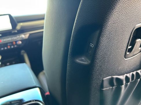 Used 2025 Kia Telluride S image 31