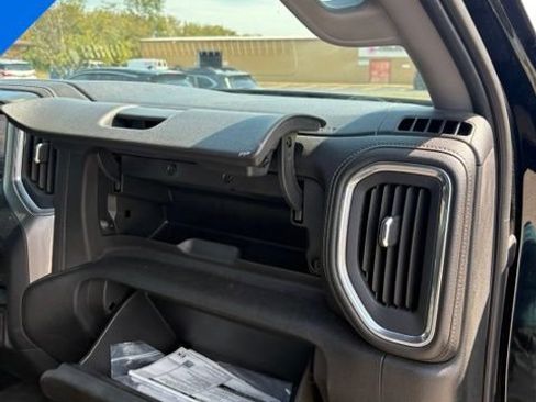 Used 2021 Chevrolet Silverado 1500 RST AWD/4WD image 33