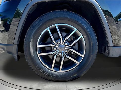 Used 2019 Jeep Grand Cherokee Limited AWD/4WD image 38