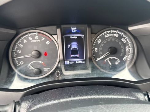 Used 2017 Toyota Tacoma SR5 AWD/4WD image 20