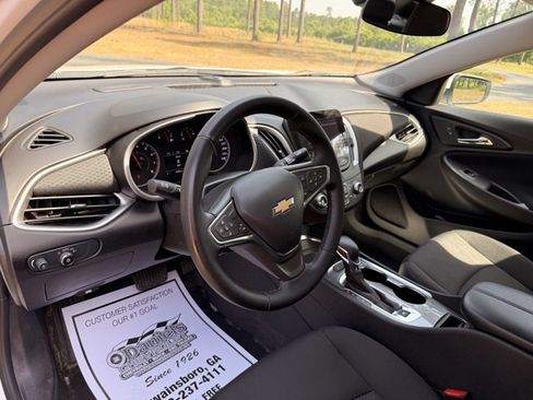 Used 2024 Chevrolet Malibu LT w/ Sport Edition image 11