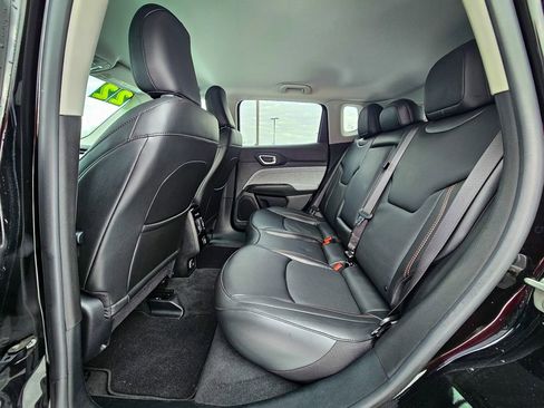 Used 2022 Jeep Compass Latitude image 30