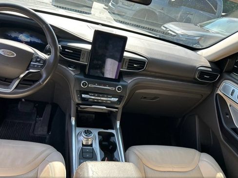Used 2020 Ford Explorer Platinum w/ Premium Technology Package AWD/4WD image 11