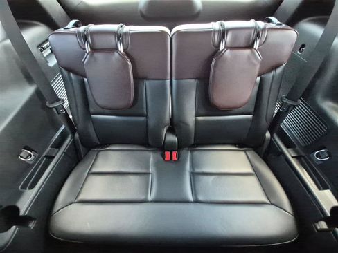 Used 2020 Ford Explorer Platinum w/ Premium Technology Package AWD/4WD image 33