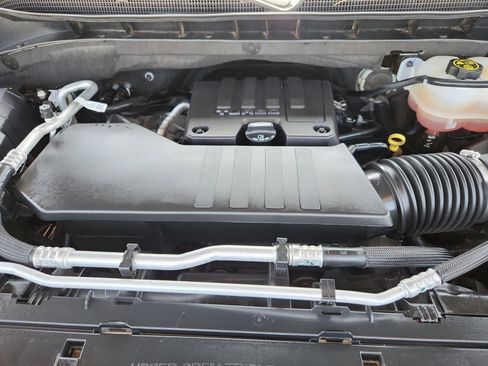 Used 2023 Chevrolet Silverado 1500 Custom Trail Boss AWD/4WD image 19