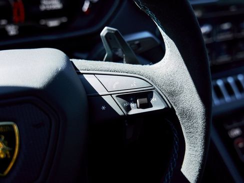 Used 2024 Lamborghini Urus Performante AWD/4WD image 70
