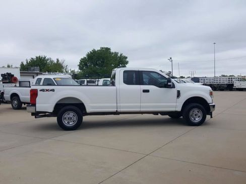 Used 2022 Ford F250 XL w/ Power Equipment Group AWD/4WD image 6