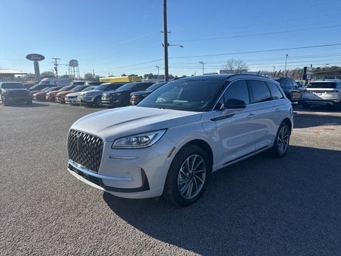 Used 2025 Lincoln Corsair Grand Touring w/ Equipment Group 302A image 3