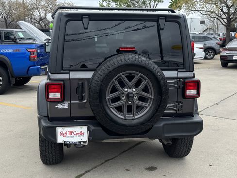 Used 2024 Jeep Wrangler Sport S image 6