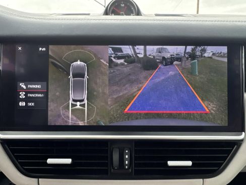 Used 2021 Porsche Cayenne S image 26