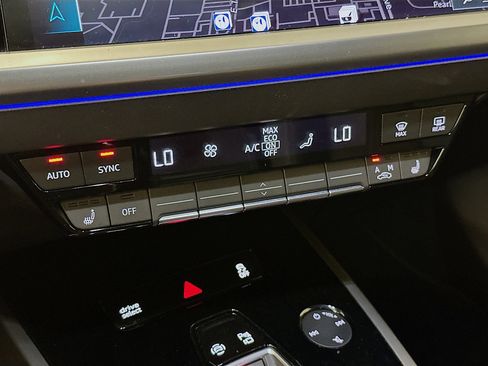 Used 2023 Audi Q4 e-tron Premium Plus w/ Premium Plus image 24