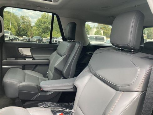 New 2025 Ford Expedition Active image 20