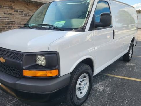 Used 2017 Chevrolet Express 2500 RWD image 15