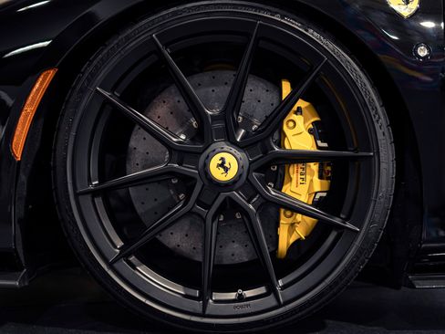 Used 2023 Ferrari F8 Tributo RWD image 10