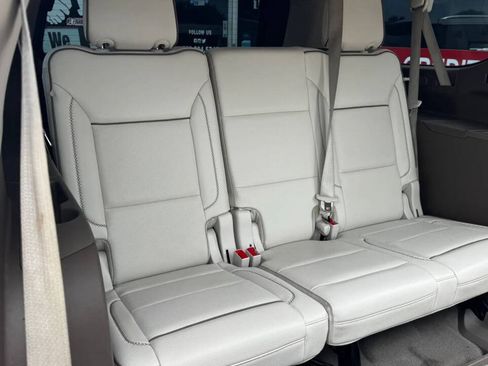 Used 2021 GMC Yukon XL Denali w/ Denali Premium Package AWD/4WD image 24